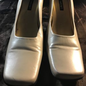 Nine West Cream Pumps